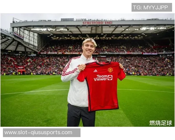 梦幻足球球衣曼联设计灵感与文化传承的完美结合探讨