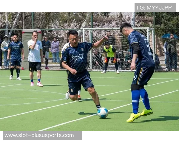 自贡业余足球队：激情与梦想交织的绿茵场上奋斗故事